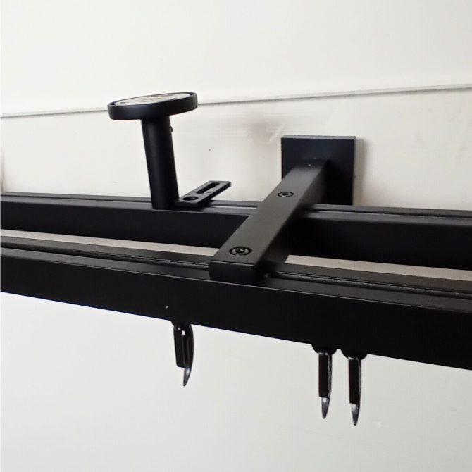 TWO-STICK SQUARE CORNICE WITH GROOVE, BLACK - Image 2