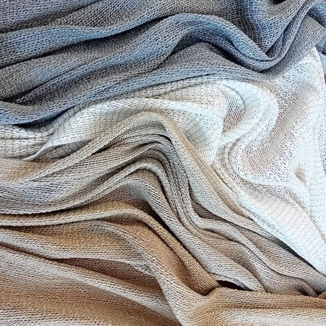 CNT CURLY ↕ 292 ± 3 CM
